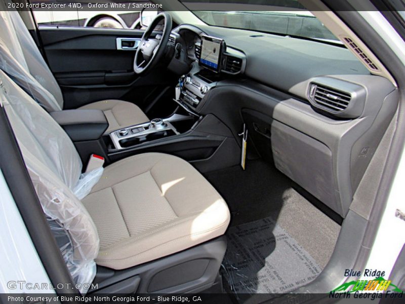 Oxford White / Sandstone 2020 Ford Explorer 4WD