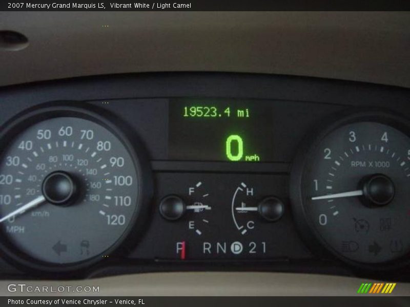 Vibrant White / Light Camel 2007 Mercury Grand Marquis LS