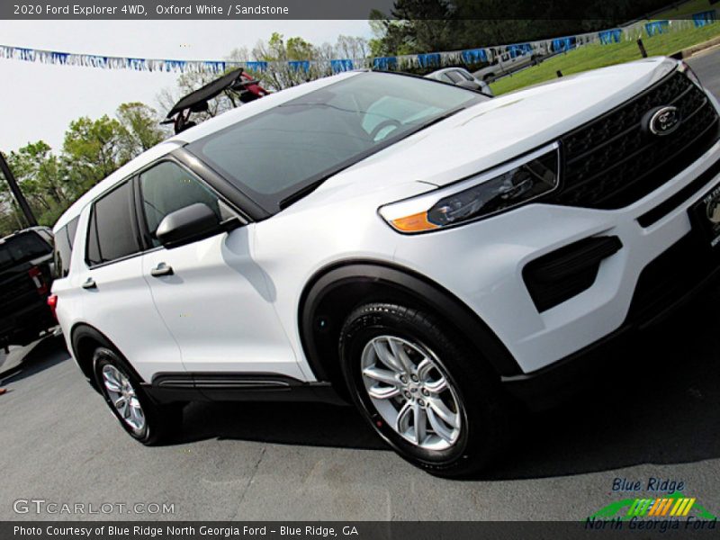 Oxford White / Sandstone 2020 Ford Explorer 4WD