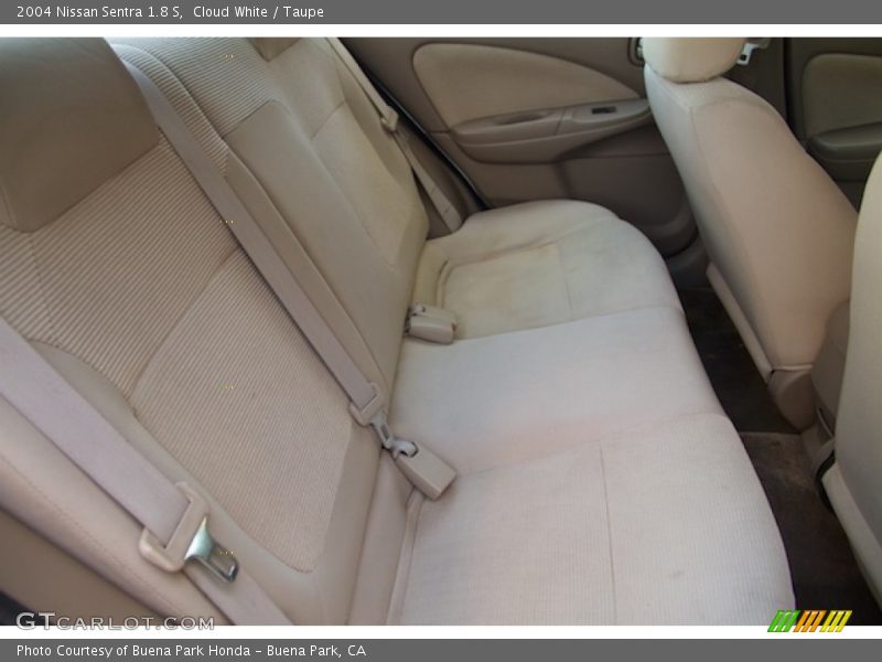 Cloud White / Taupe 2004 Nissan Sentra 1.8 S