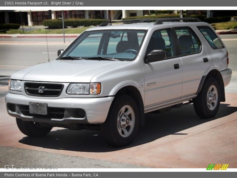 Front 3/4 View of 2001 Passport LX