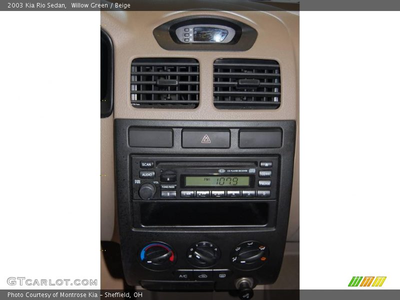 Willow Green / Beige 2003 Kia Rio Sedan