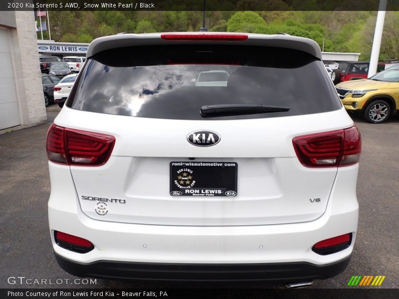 Snow White Pearl / Black 2020 Kia Sorento S AWD