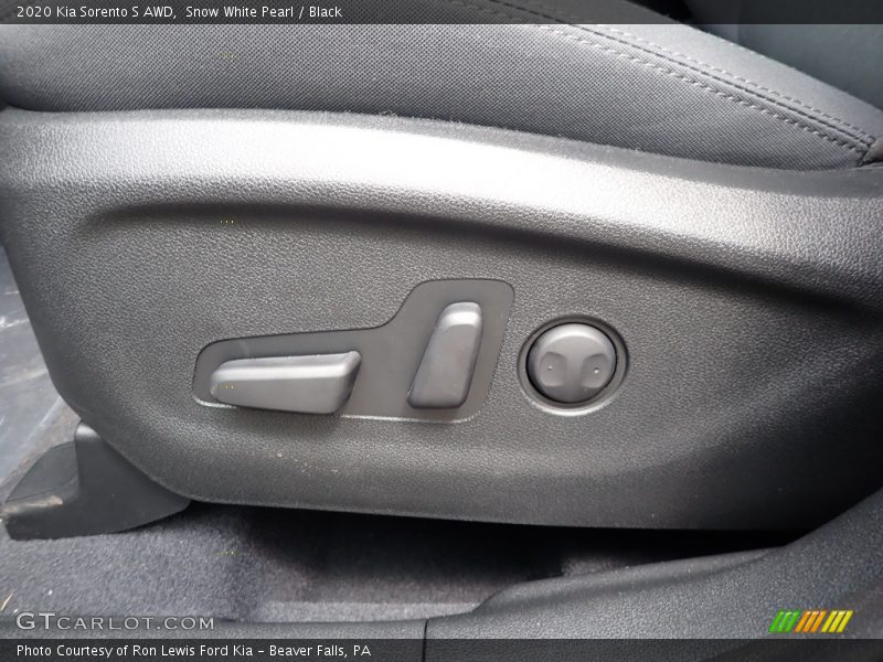 Snow White Pearl / Black 2020 Kia Sorento S AWD