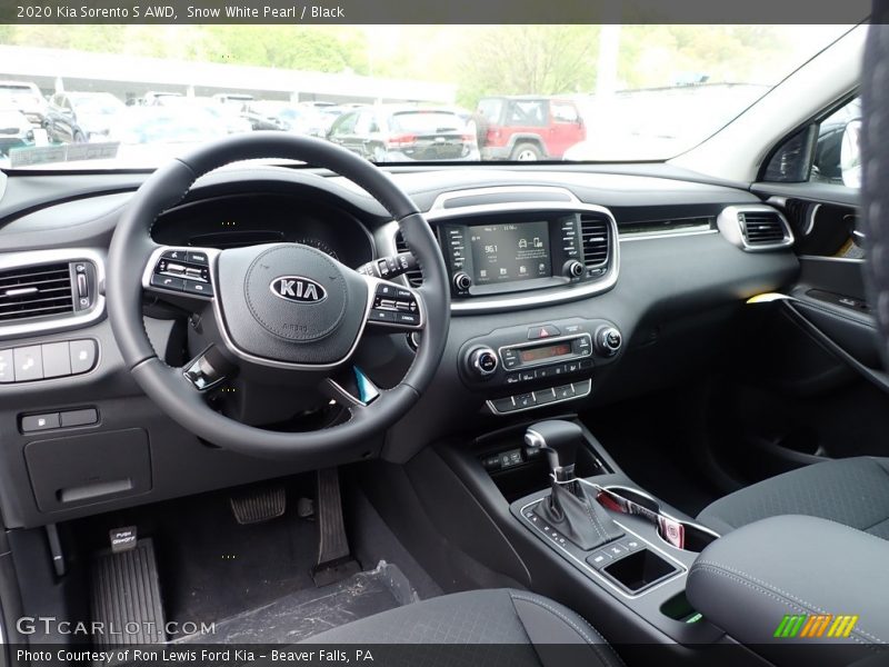 Snow White Pearl / Black 2020 Kia Sorento S AWD