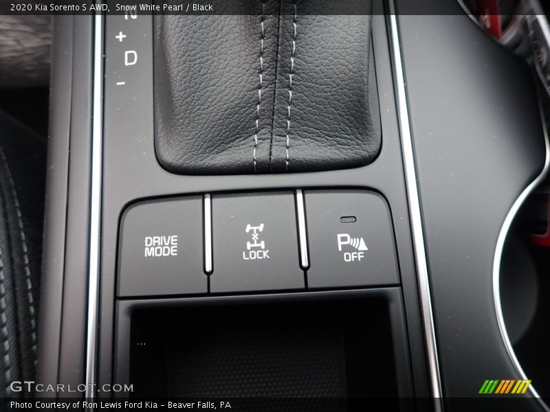 Snow White Pearl / Black 2020 Kia Sorento S AWD