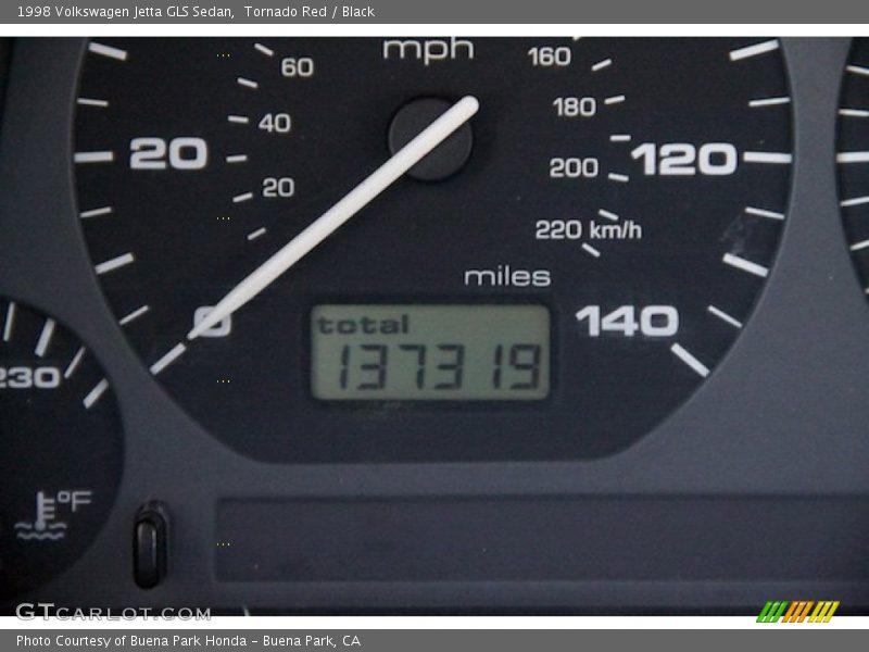 Tornado Red / Black 1998 Volkswagen Jetta GLS Sedan