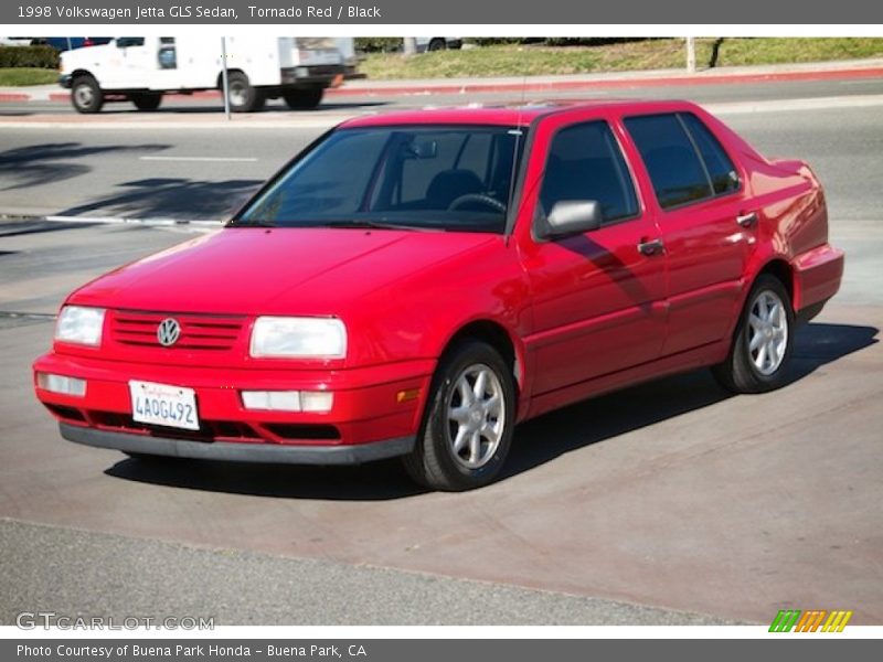Front 3/4 View of 1998 Jetta GLS Sedan