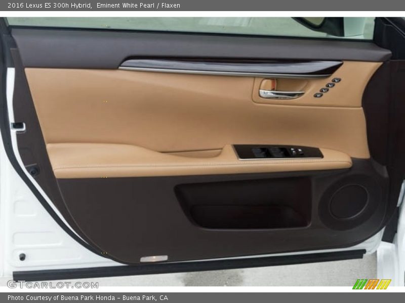 Door Panel of 2016 ES 300h Hybrid