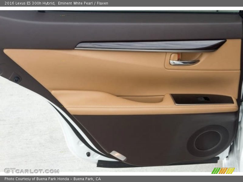 Door Panel of 2016 ES 300h Hybrid