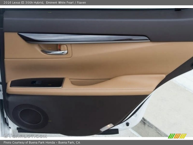 Door Panel of 2016 ES 300h Hybrid