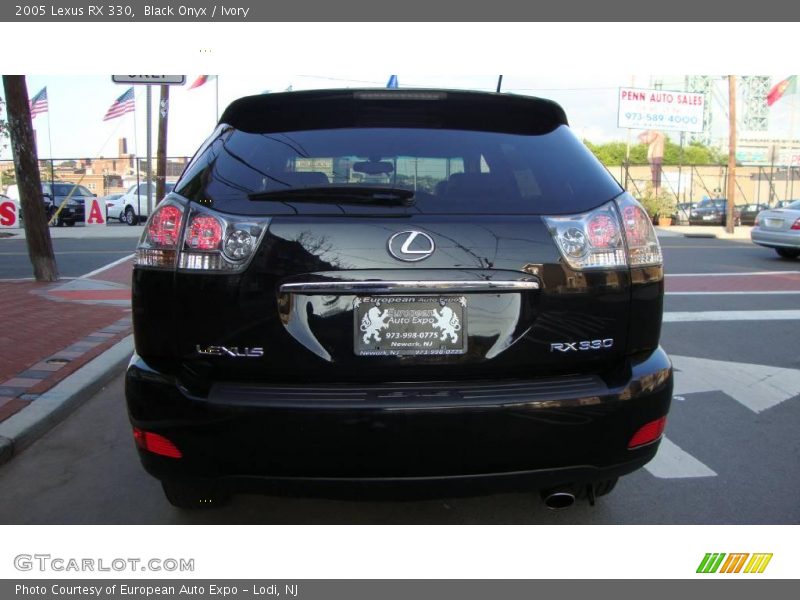 Black Onyx / Ivory 2005 Lexus RX 330