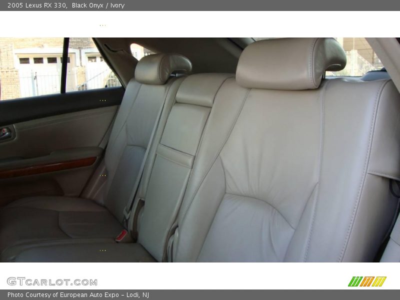 Black Onyx / Ivory 2005 Lexus RX 330