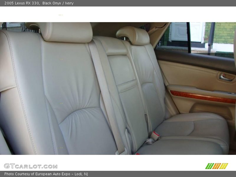 Black Onyx / Ivory 2005 Lexus RX 330