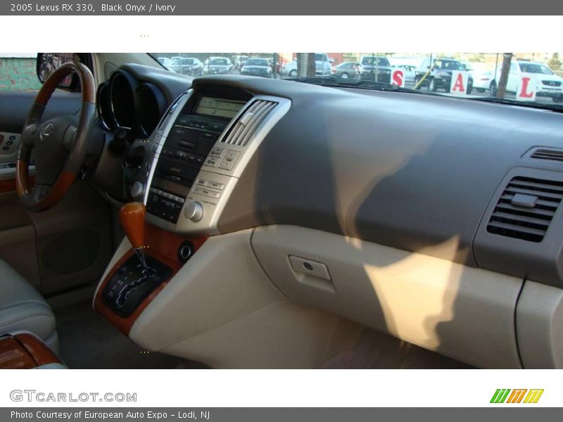 Black Onyx / Ivory 2005 Lexus RX 330