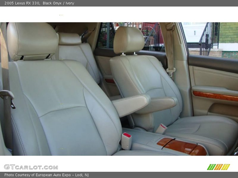 Black Onyx / Ivory 2005 Lexus RX 330