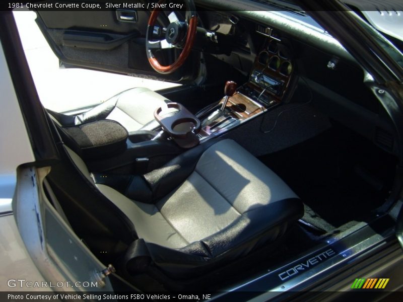 Silver Metallic / Silver Grey 1981 Chevrolet Corvette Coupe