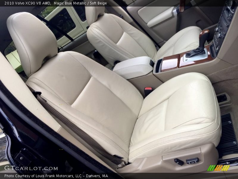 Front Seat of 2010 XC90 V8 AWD