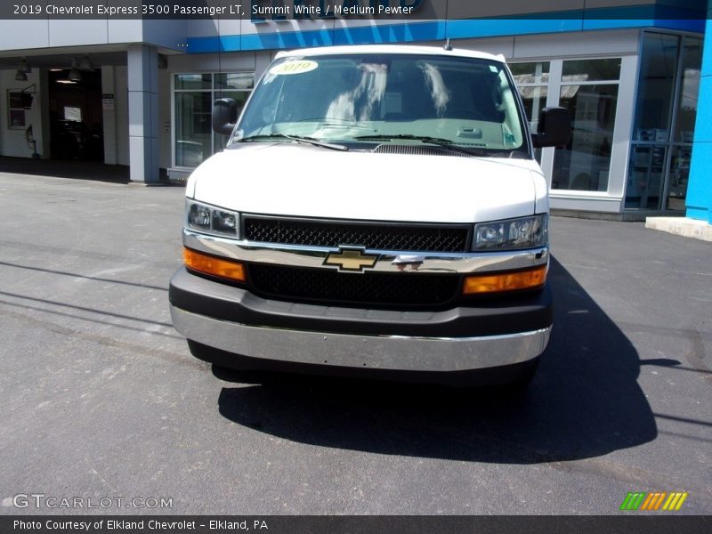 Summit White / Medium Pewter 2019 Chevrolet Express 3500 Passenger LT