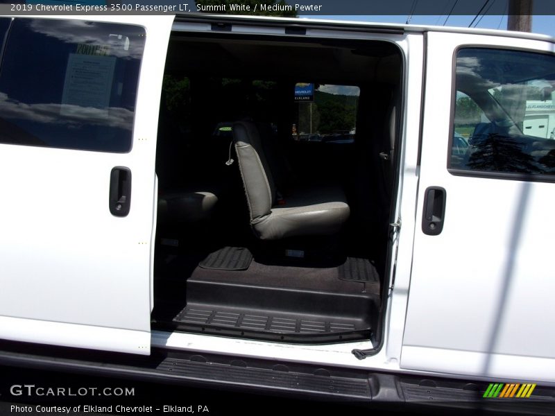 Summit White / Medium Pewter 2019 Chevrolet Express 3500 Passenger LT