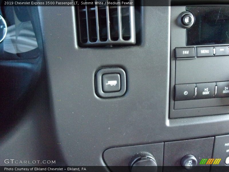 Summit White / Medium Pewter 2019 Chevrolet Express 3500 Passenger LT