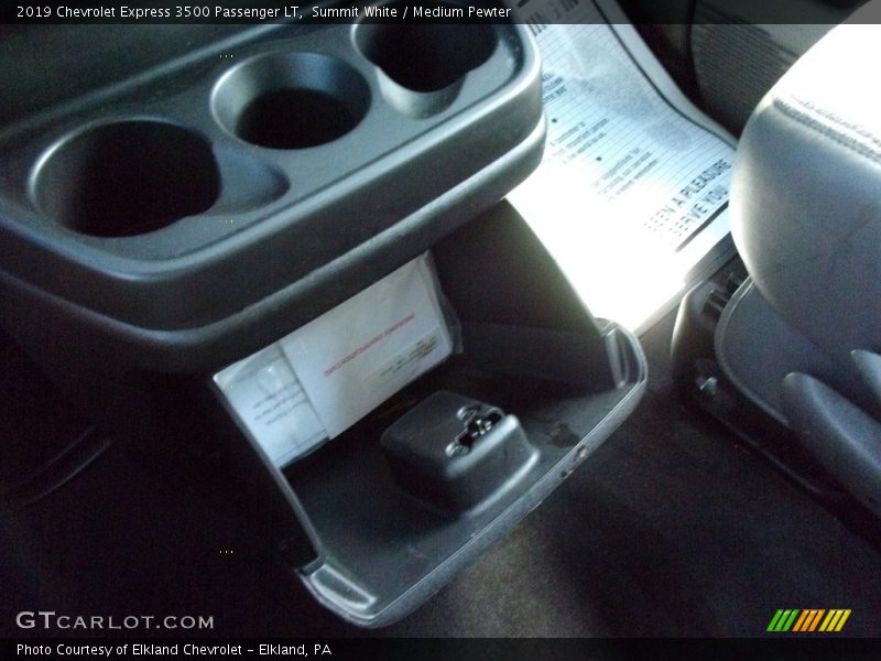 Summit White / Medium Pewter 2019 Chevrolet Express 3500 Passenger LT