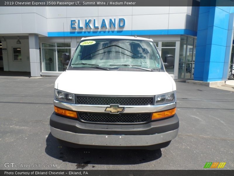 Summit White / Medium Pewter 2019 Chevrolet Express 3500 Passenger LT