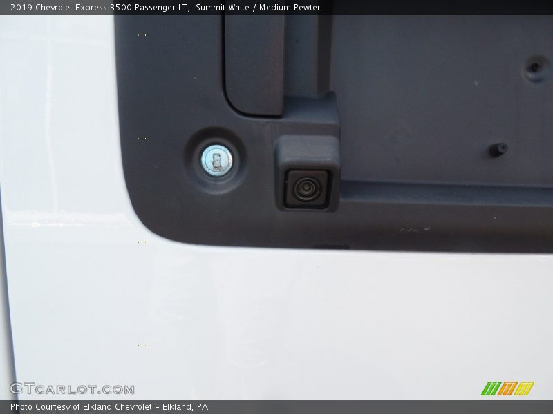 Summit White / Medium Pewter 2019 Chevrolet Express 3500 Passenger LT