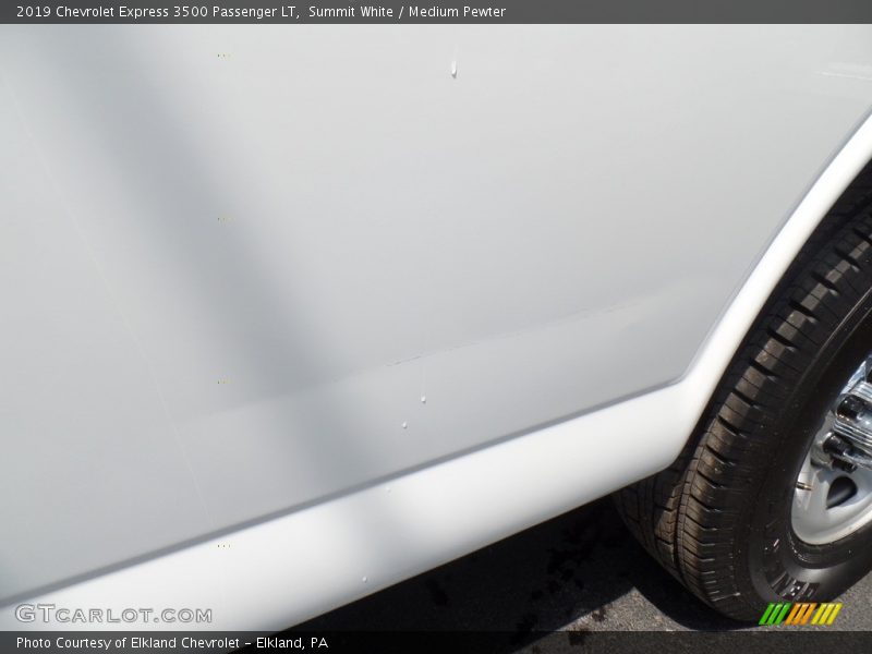 Summit White / Medium Pewter 2019 Chevrolet Express 3500 Passenger LT