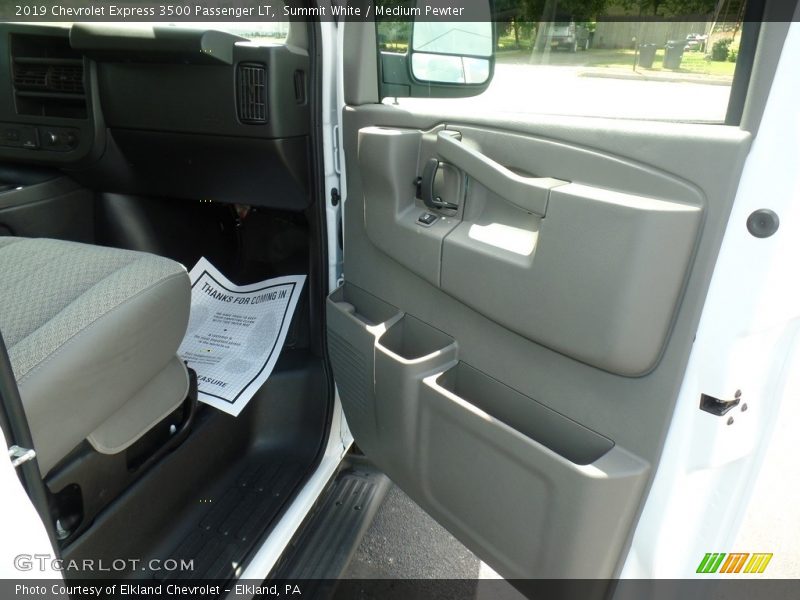 Summit White / Medium Pewter 2019 Chevrolet Express 3500 Passenger LT