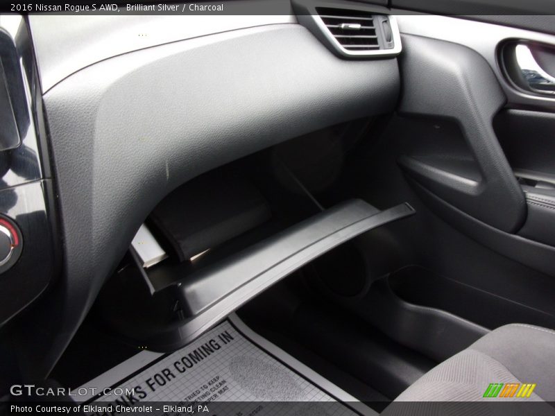 Brilliant Silver / Charcoal 2016 Nissan Rogue S AWD