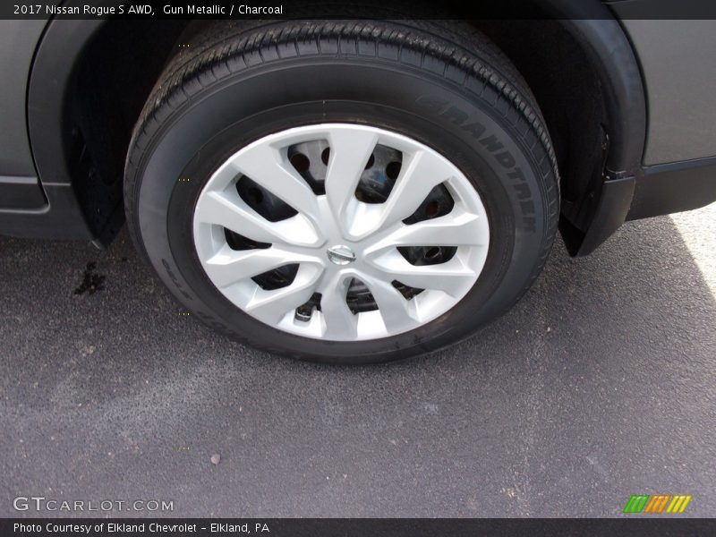 Gun Metallic / Charcoal 2017 Nissan Rogue S AWD