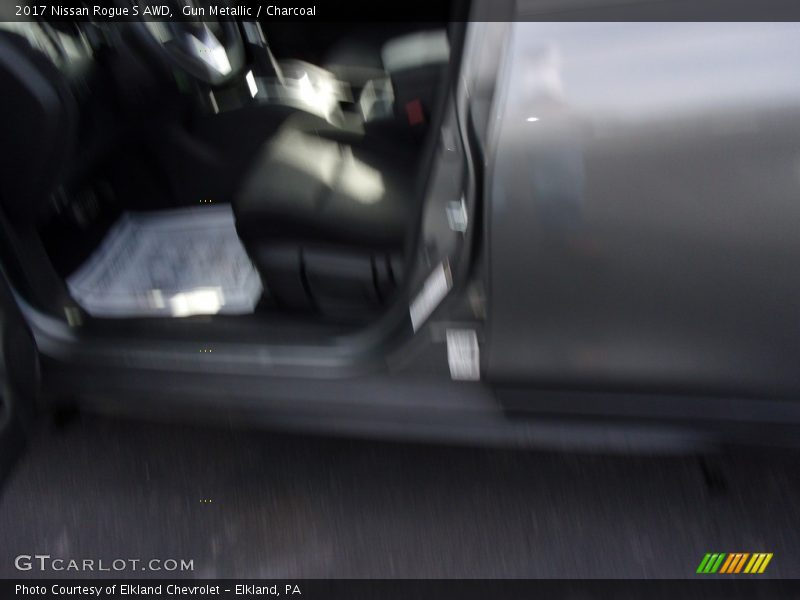 Gun Metallic / Charcoal 2017 Nissan Rogue S AWD