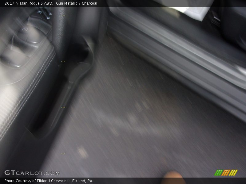 Gun Metallic / Charcoal 2017 Nissan Rogue S AWD