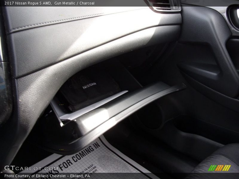 Gun Metallic / Charcoal 2017 Nissan Rogue S AWD