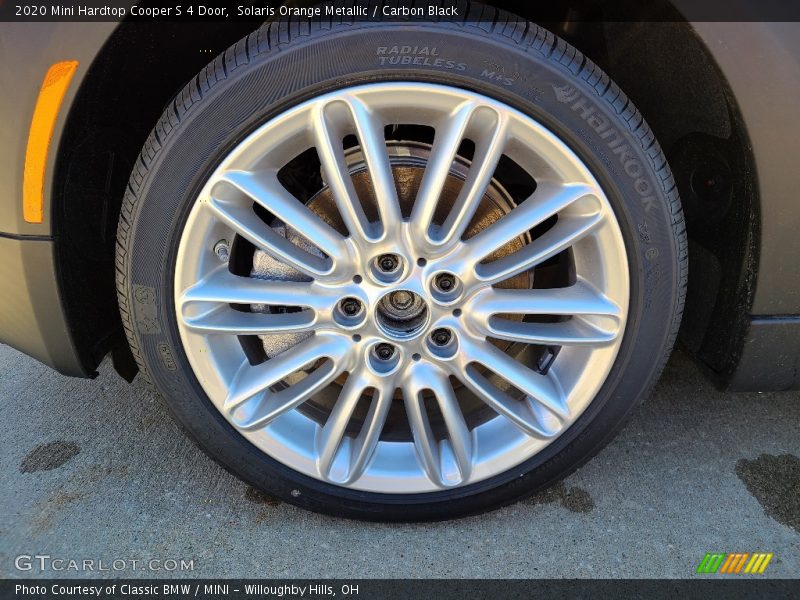 Solaris Orange Metallic / Carbon Black 2020 Mini Hardtop Cooper S 4 Door