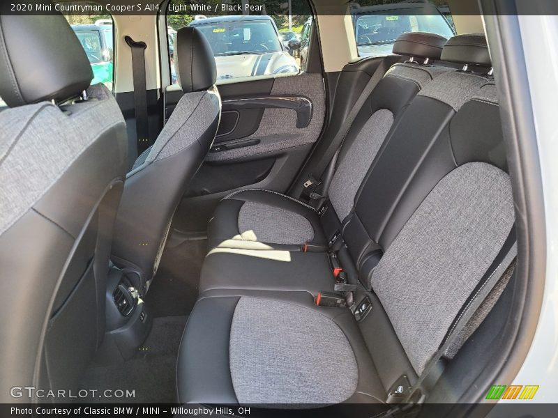 Light White / Black Pearl 2020 Mini Countryman Cooper S All4