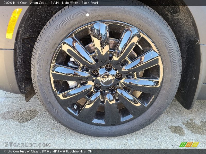 Light White / Black Pearl 2020 Mini Countryman Cooper S All4