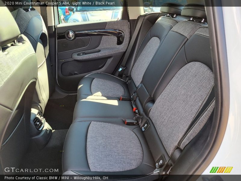 Light White / Black Pearl 2020 Mini Countryman Cooper S All4