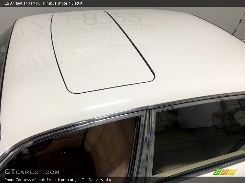 Nimbus White / Biscuit 1987 Jaguar XJ XJ6