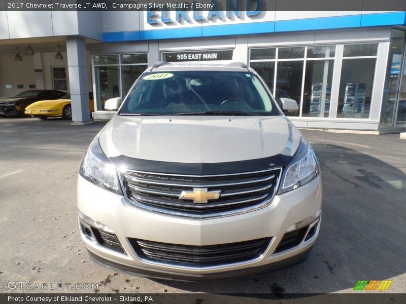 Champagne Silver Metallic / Ebony 2017 Chevrolet Traverse LT AWD