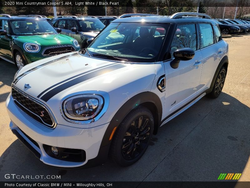 Light White / Black Pearl 2020 Mini Countryman Cooper S All4
