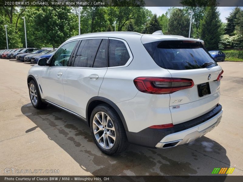Mineral White Metallic / Coffee 2020 BMW X5 xDrive40i