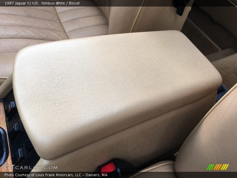 Nimbus White / Biscuit 1987 Jaguar XJ XJ6