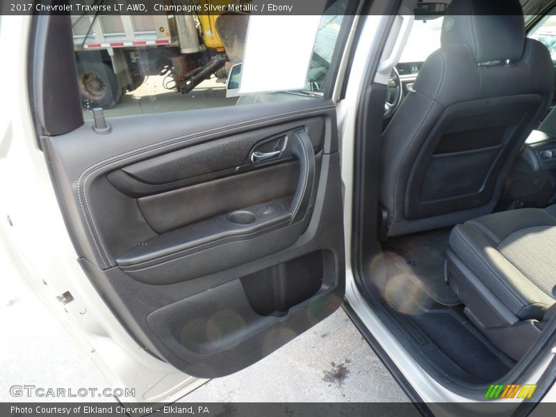 Champagne Silver Metallic / Ebony 2017 Chevrolet Traverse LT AWD