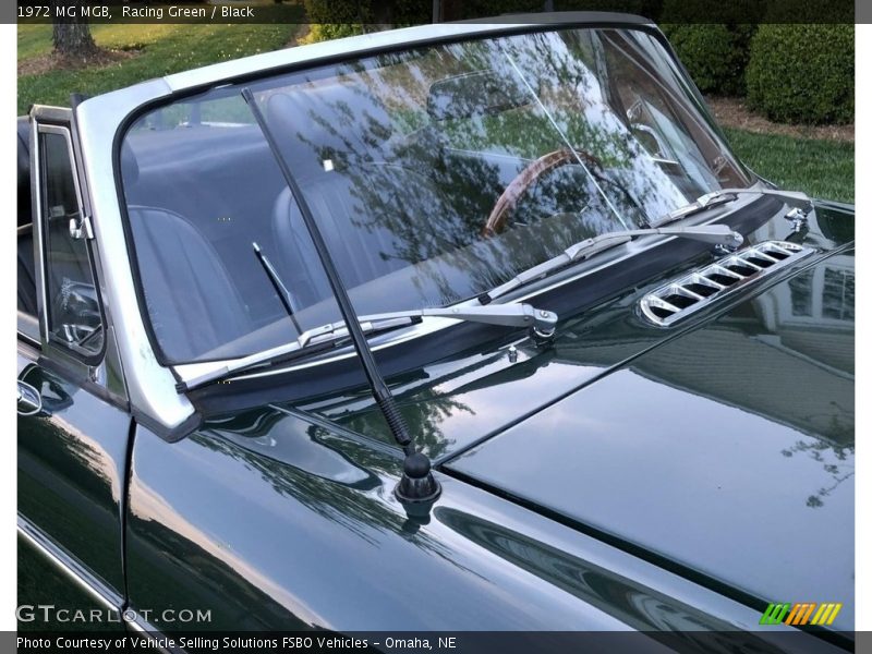 Racing Green / Black 1972 MG MGB