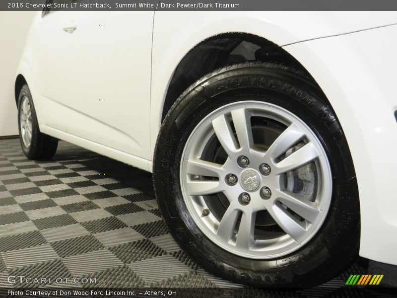 Summit White / Dark Pewter/Dark Titanium 2016 Chevrolet Sonic LT Hatchback