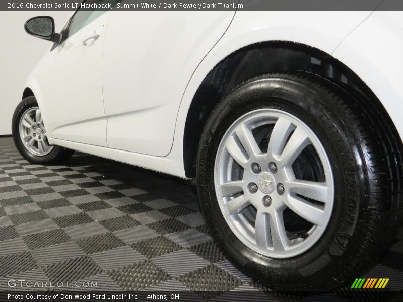 Summit White / Dark Pewter/Dark Titanium 2016 Chevrolet Sonic LT Hatchback