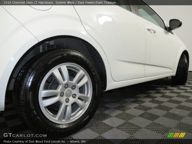 Summit White / Dark Pewter/Dark Titanium 2016 Chevrolet Sonic LT Hatchback
