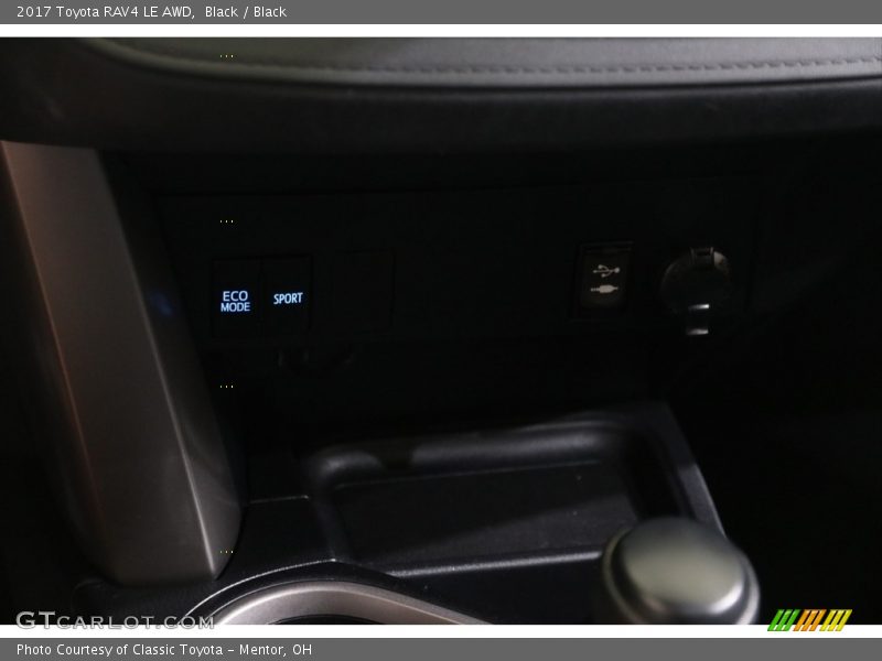 Black / Black 2017 Toyota RAV4 LE AWD